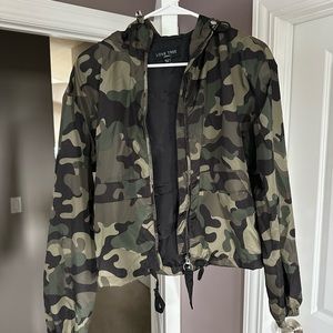 Love Tree camo rain jacket - size medium